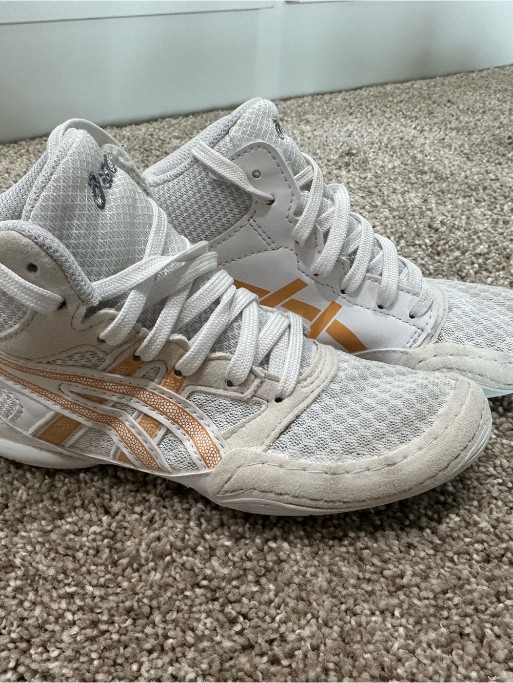 Asics Kids High-Top Sneakers in White and Gold